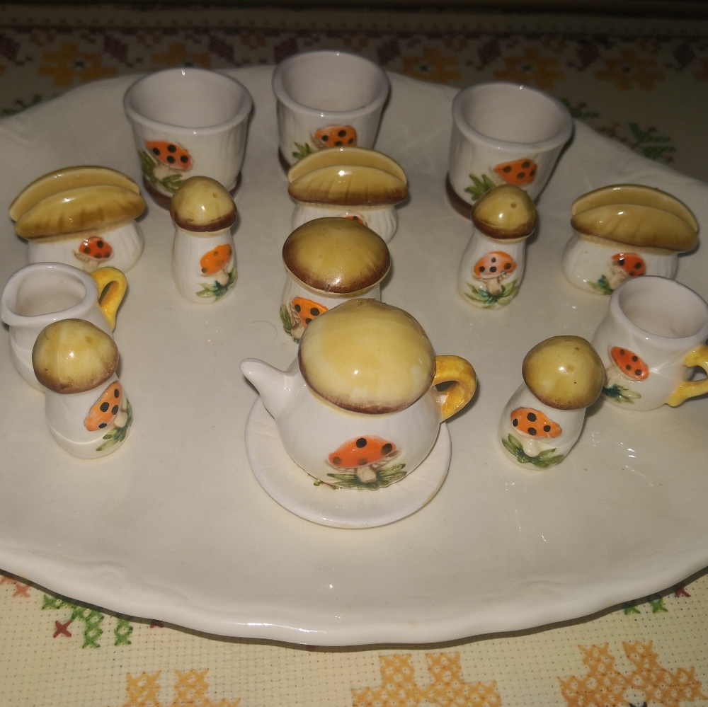 Vintage Sears Merry Mushroom mini set